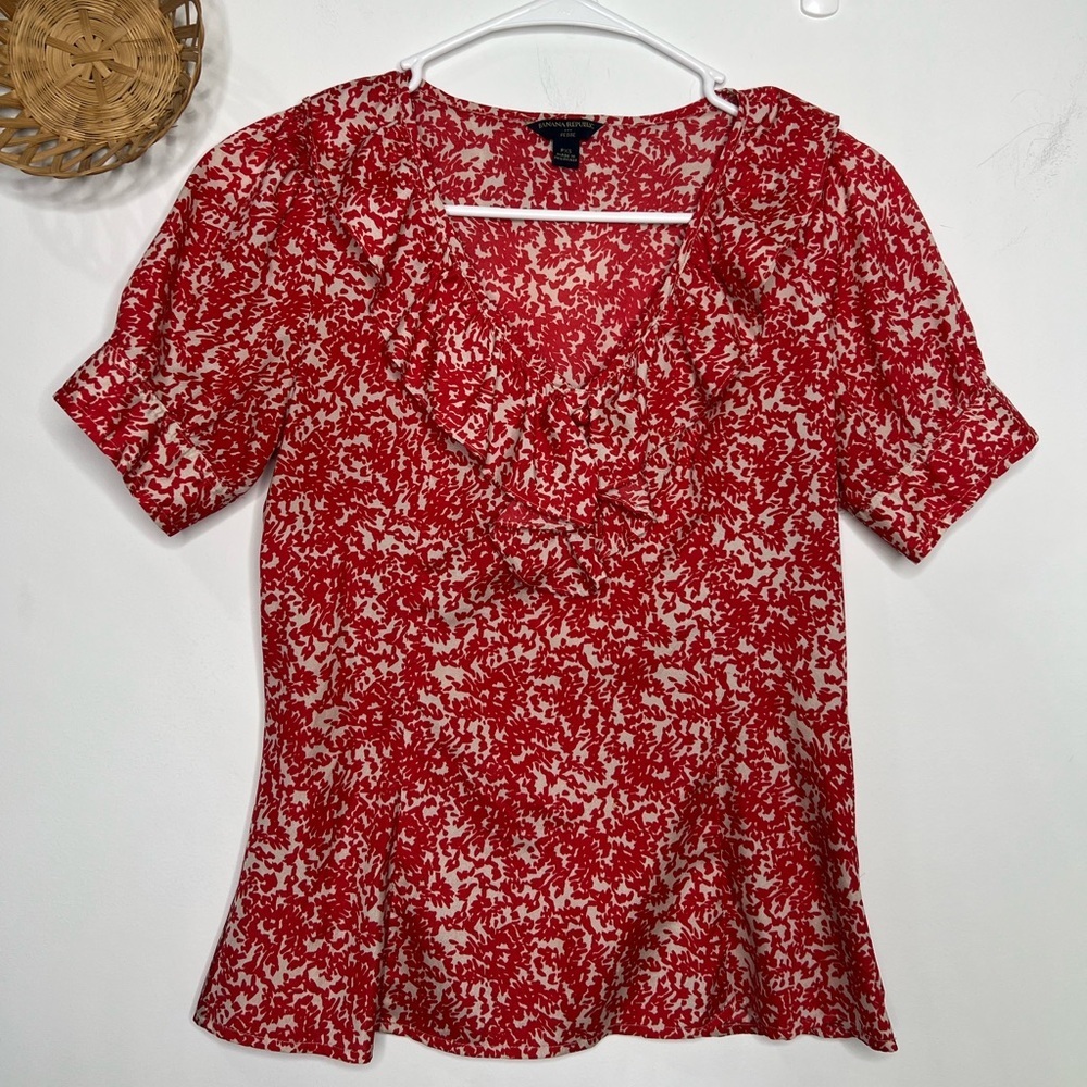 Banana Republic Women's Blouse Size Petite X-Small With Ruffles V-neck Line